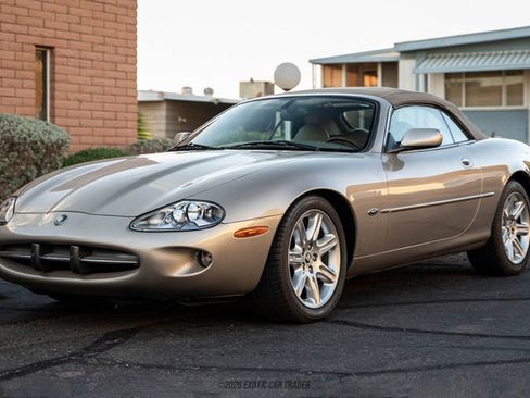 Used 2000 Jaguar XK8 Convertible RWD image 22