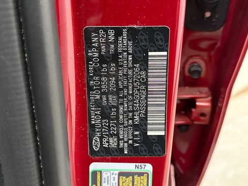 Used 2023 Hyundai Elantra SEL w/ Convenience Package FWD image 11