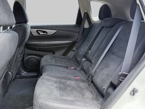 Used 2016 Nissan Rogue S FWD image 13