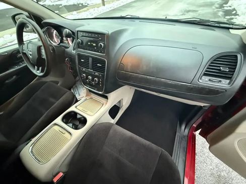 Used 2014 Dodge Grand Caravan SXT image 15