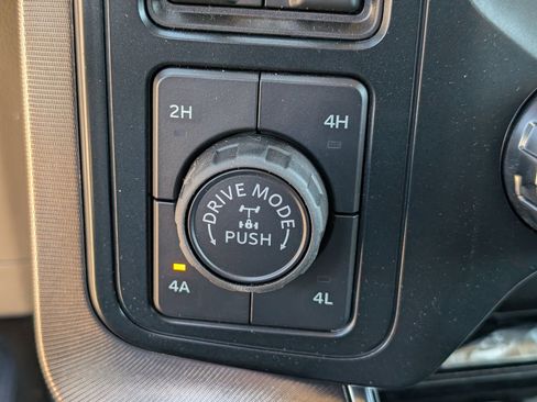 Used 2025 Ford F150 Platinum w/ Equipment Group 703A Plus image 17