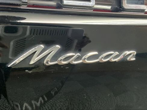 Used 2020 Porsche Macan image 9