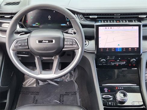 Used 2022 Jeep Grand Cherokee Limited 4xe image 26