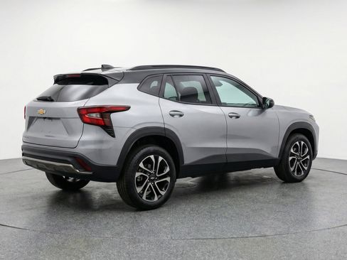 Used 2025 Chevrolet TrailBlazer LT image 9