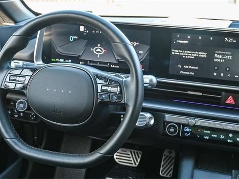 Used 2024 Hyundai Ioniq 6 Limited image 17