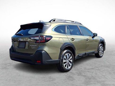Used 2025 Subaru Outback Premium image 6