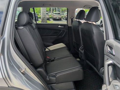 Certified 2023 Volkswagen Tiguan SE image 14