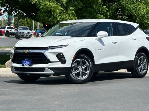 Used 2025 Chevrolet Blazer LT AWD/4WD image 1