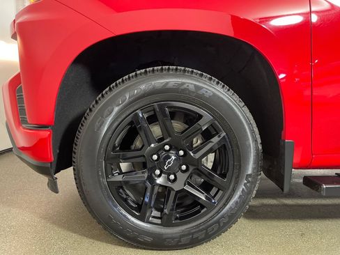 Used 2022 Chevrolet Silverado 1500 Custom w/ LPO, Blackout Package RWD image 11