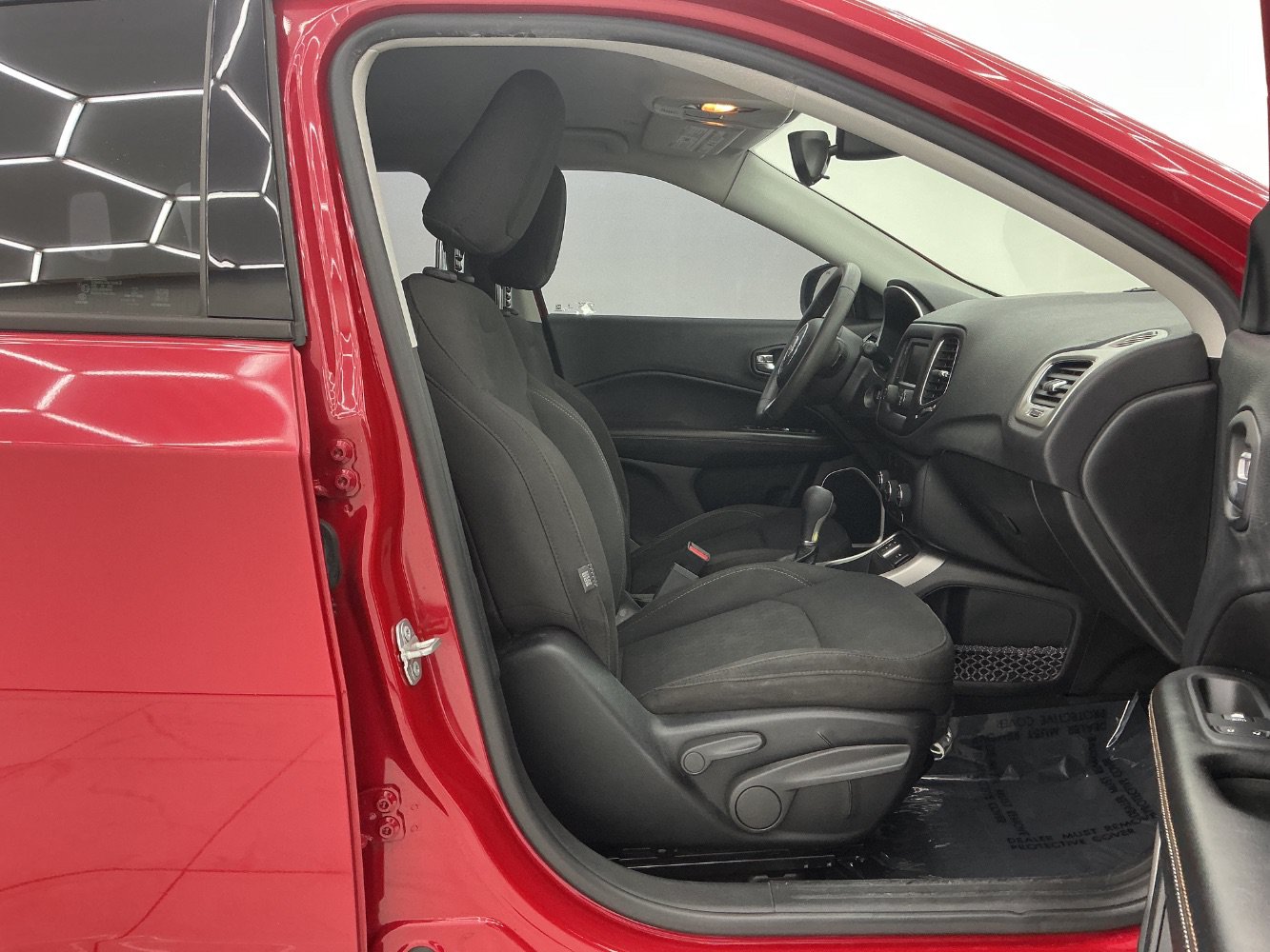 Used 2018 Jeep Compass Sport FWD image 15