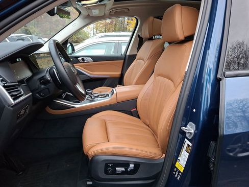 Used 2021 BMW X7 xDrive40i w/ Executive Package image 10