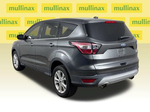 Used 2017 Ford Escape SE FWD image 9