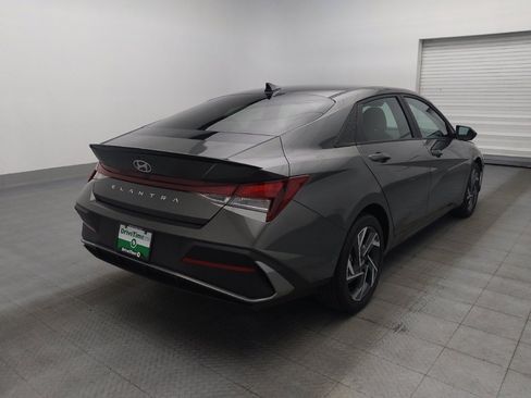Used 2025 Hyundai Elantra Sport FWD image 9