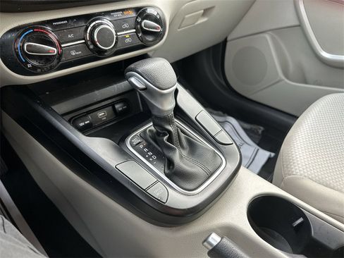 Used 2024 Kia Soul LX image 19