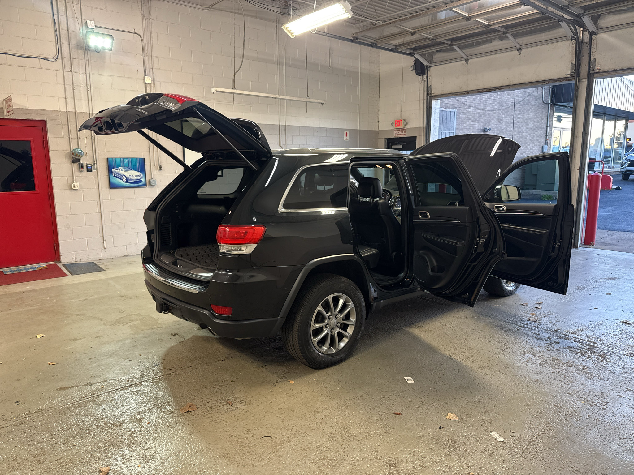 Used 2014 Jeep Grand Cherokee Limited w/ Trailer Tow Group IV AWD/4WD image 14