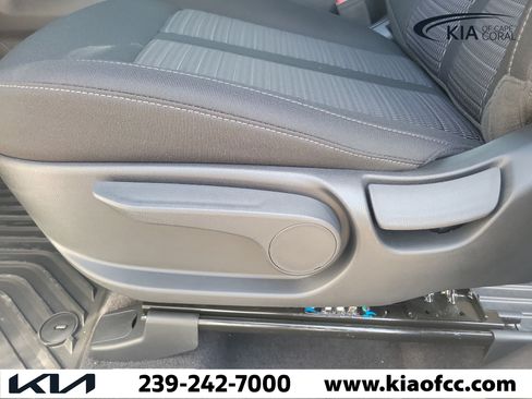 New 2026 Kia Sorento LX FWD image 15