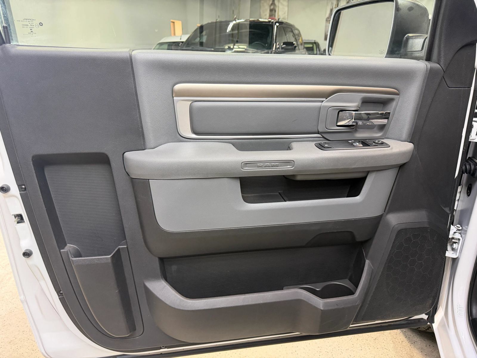 Used 2018 RAM 1500 Express RWD image 24