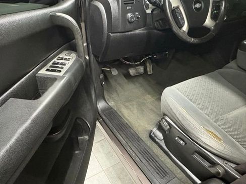 Used 2008 Chevrolet Silverado 1500 LT w/ Power Pack Plus AWD/4WD image 10