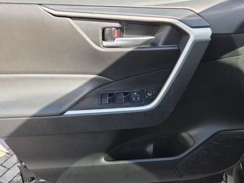 Used 2025 Toyota RAV4 XLE w/ Convenience Package FWD image 27