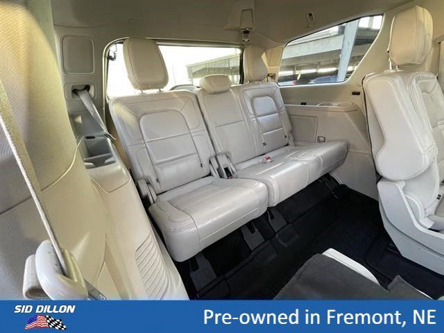 Used 2021 Lincoln Navigator Reserve w/ Luxury Package AWD/4WD image 22