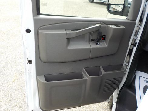 Used 2017 Chevrolet Express 2500 image 14