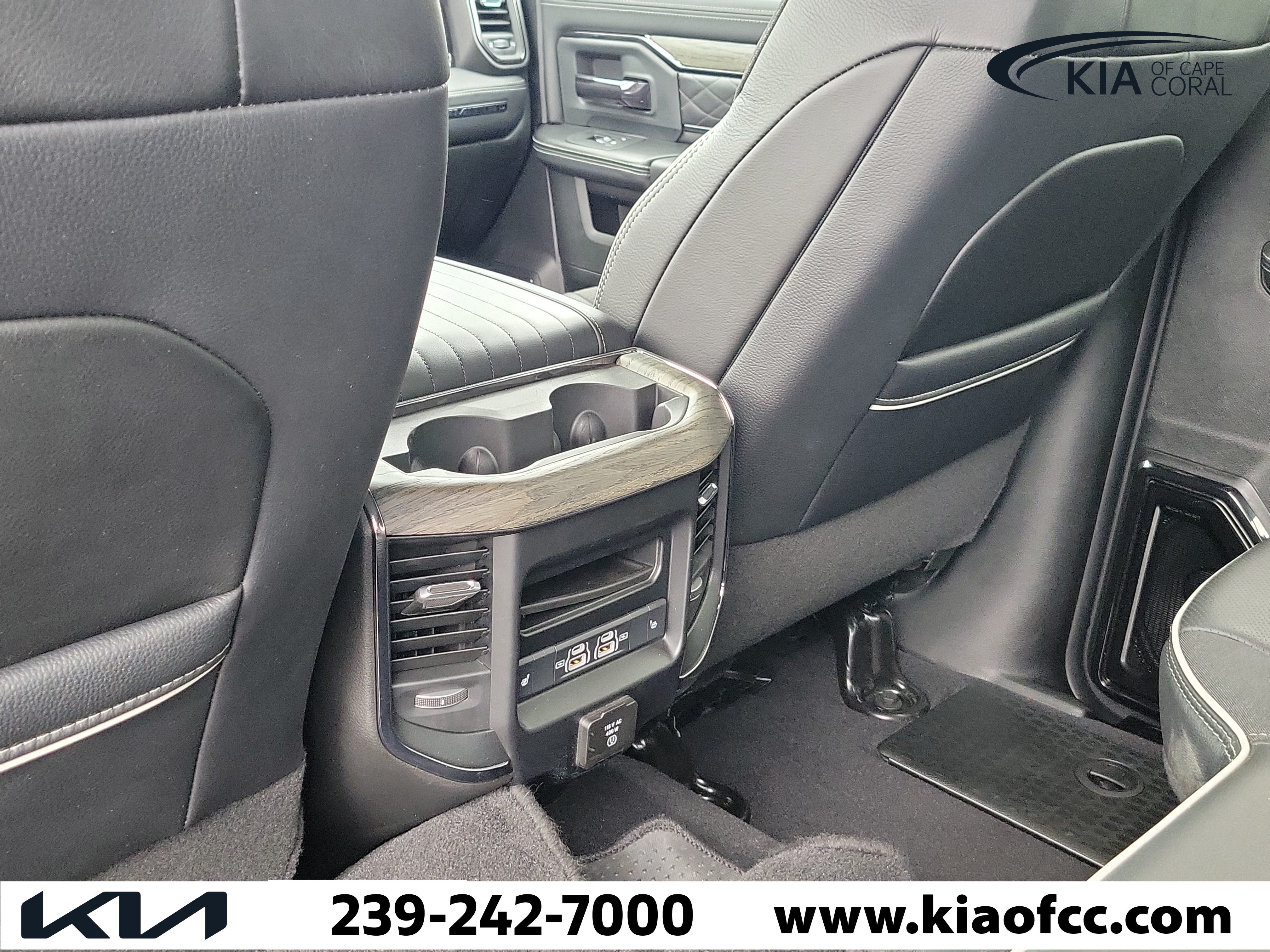 Used 2025 RAM 2500 Limited AWD/4WD image 12