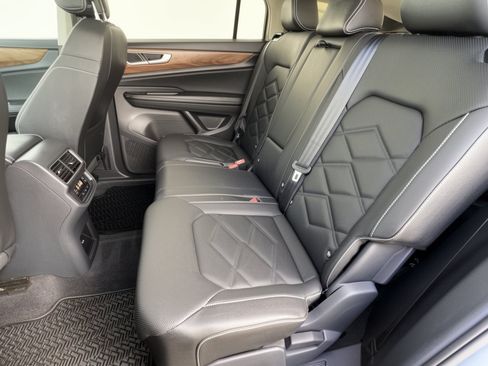 Certified 2026 Volkswagen Atlas SE FWD image 25