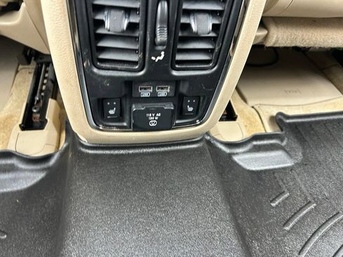 Used 2017 Jeep Grand Cherokee Overland w/ Jeep Active Safety Group AWD/4WD image 46