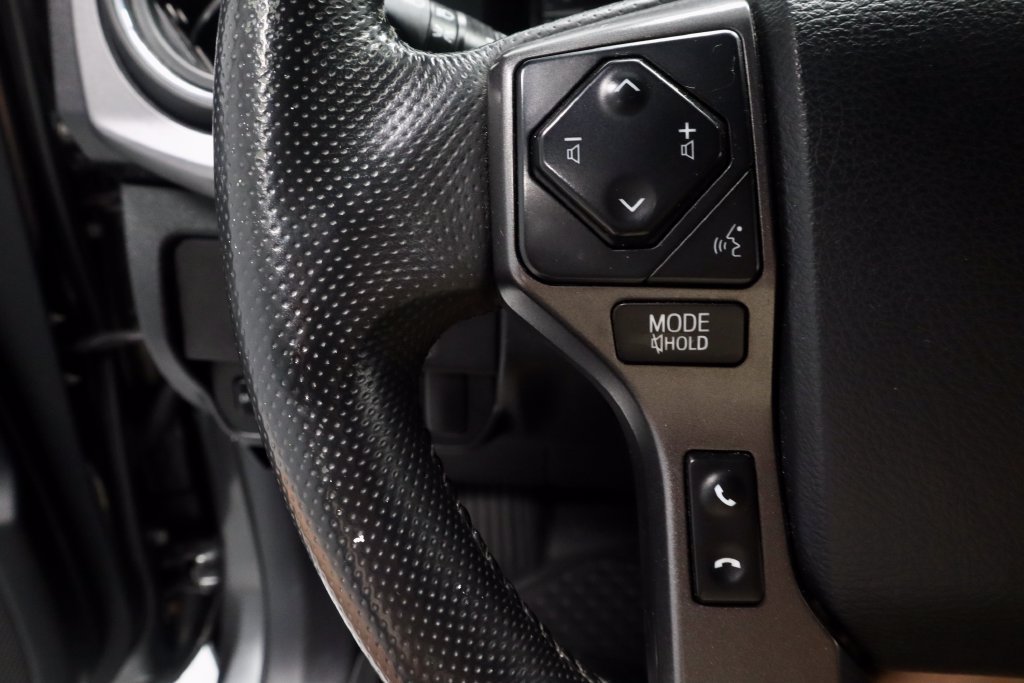 Used 2018 Toyota Tacoma TRD Off-Road AWD/4WD image 26