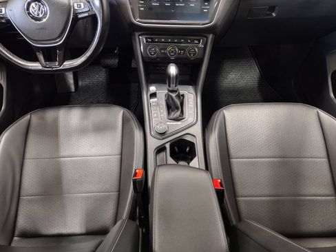 Used 2018 Volkswagen Tiguan SEL AWD/4WD image 38