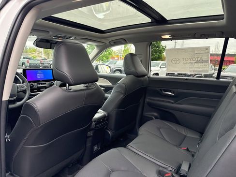 New 2026 Toyota Grand Highlander AWD image 16