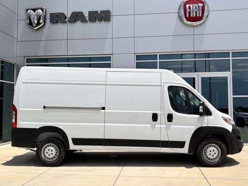 New 2025 RAM ProMaster 2500 w/ Convenience Group image 3