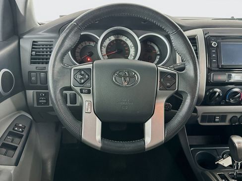 Used 2014 Toyota Tacoma PreRunner w/ SR5 Package image 17