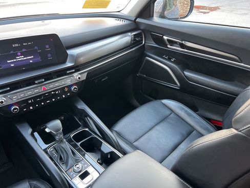 Used 2023 Kia Telluride LX image 23
