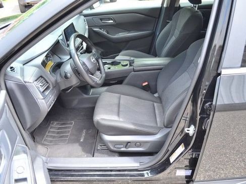Used 2025 Nissan Rogue SV AWD/4WD image 17