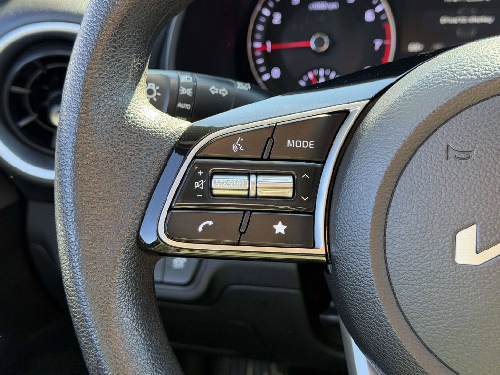 Used 2024 Kia Forte LXS FWD image 18