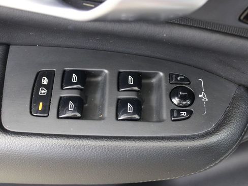 Used 2022 Volvo XC90 T5 Momentum FWD image 19