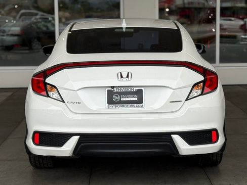 Used 2019 Honda Civic Touring image 11