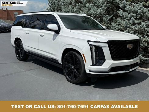 Used 2025 Cadillac Escalade ESV Sport Platinum AWD/4WD image 12