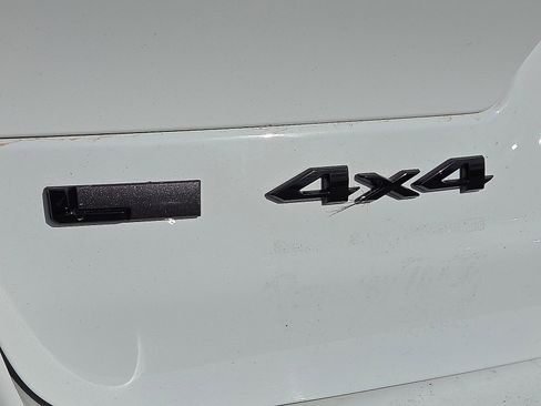 Used 2021 Jeep Grand Cherokee L Laredo image 8