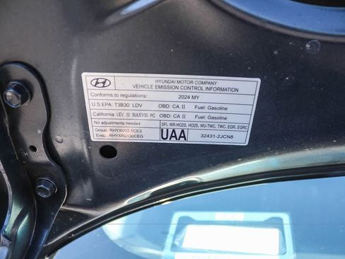 Used 2024 Hyundai Elantra SEL w/ Convenience Package FWD image 32