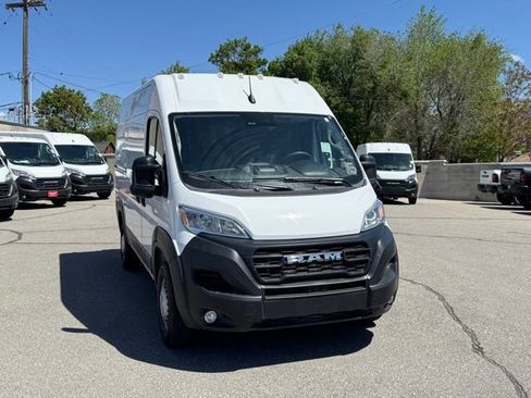 Used 2025 RAM ProMaster 2500 w/ Convenience Group FWD image 10