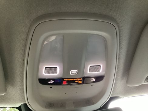 Certified 2026 Volvo XC40 B4 Core FWD image 32