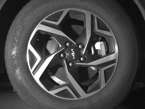 Used 2025 Kia Sportage LX FWD image 13