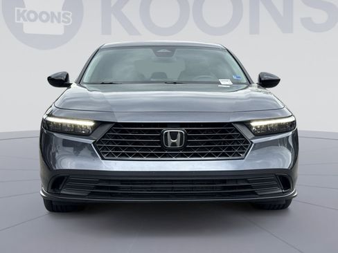 Used 2025 Honda Accord SE image 11