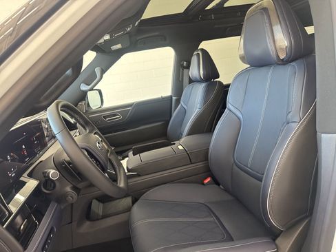 New 2026 INFINITI QX80 4WD image 10