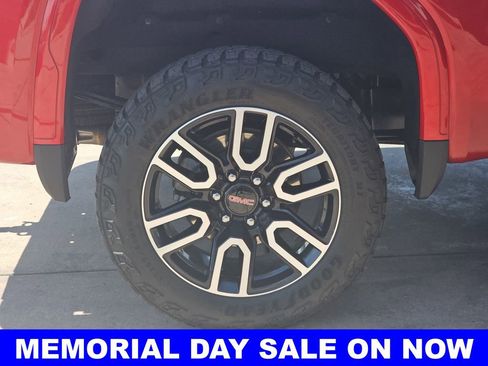 Used 2025 GMC Sierra 1500 AT4 w/ AT4 Premium Package AWD/4WD image 38