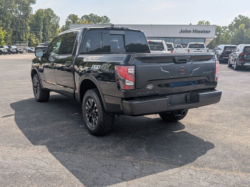 Used 2023 Nissan Titan PRO-4X AWD/4WD image 7