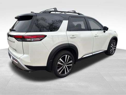 Used 2024 Nissan Pathfinder Platinum w/ Cargo Package image 7