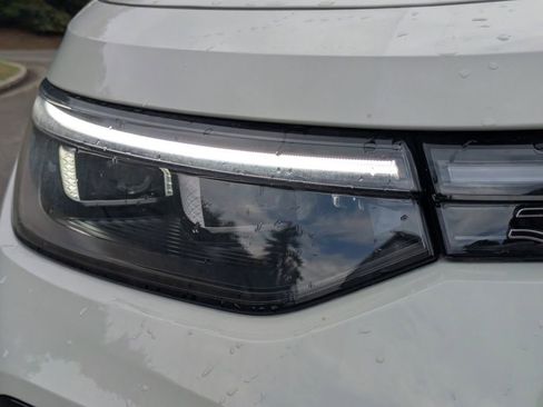 New 2026 Volkswagen Tiguan SEL R-Line AWD/4WD image 10